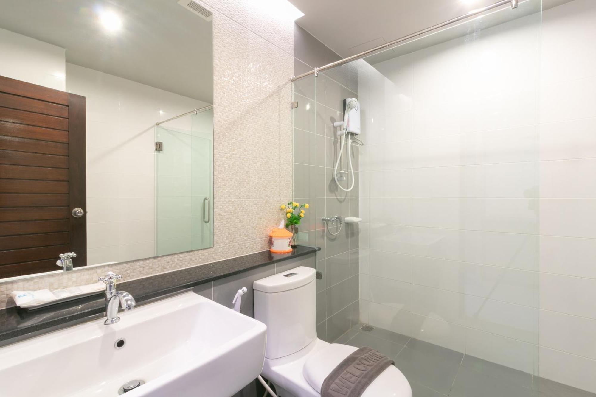 Carpio Hotel Phuket ภายนอก รูปภาพ